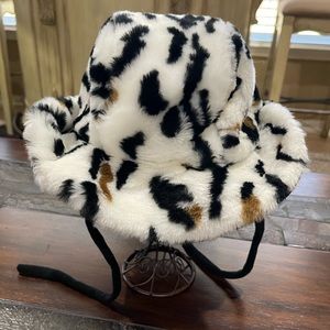 Screamer Faux Fur Fluffy Unisex Bucket Hat
